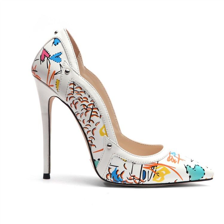 Sapatos Femininos De Salto Agulha Estampados E Decotados E Finos