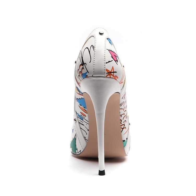 Sapatos Femininos De Salto Agulha Estampados E Decotados E Finos