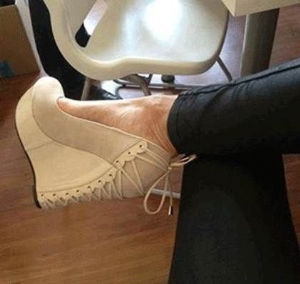 Sapatos De Salto Alto Confortáveis De Camurça Branca