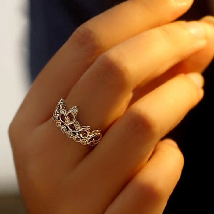 Anel De Prata Elegante Coroa Com Strass
