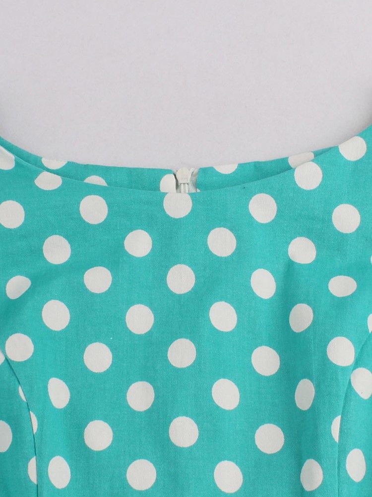 Vestido Feminino De Bolinhas Com Manga Pétala Na Altura Do Joelho