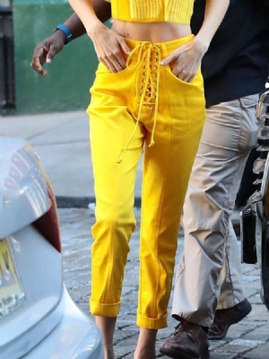 Calça Casual Feminina Com Cordões Simples E Finos Na Altura Do Tornozelo