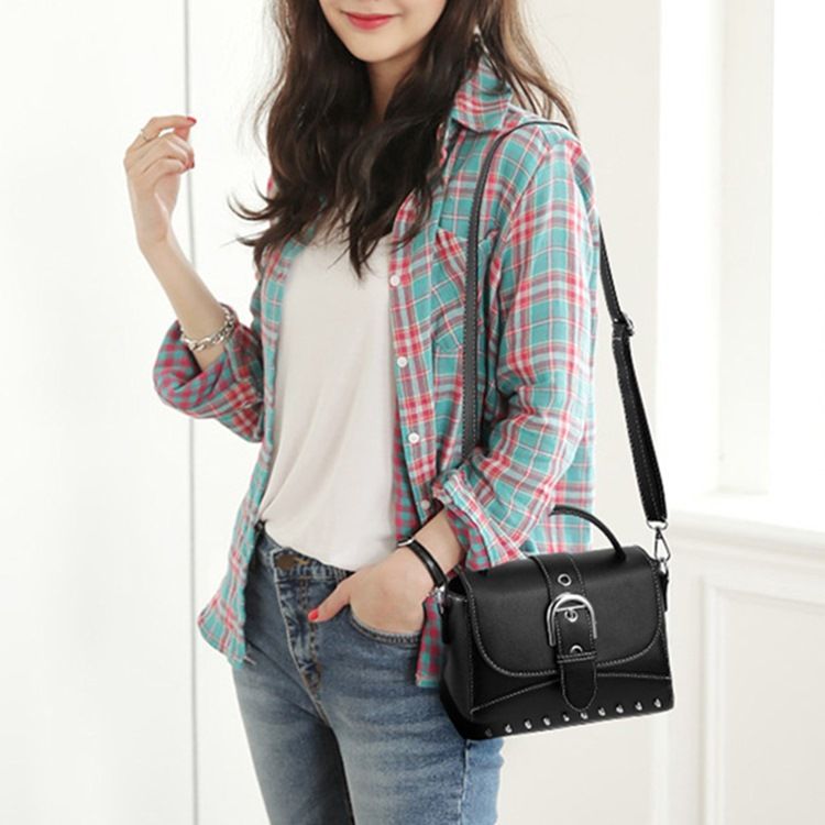 Bolsas Crossbody Com Aba Lisa De Rebite Pu
