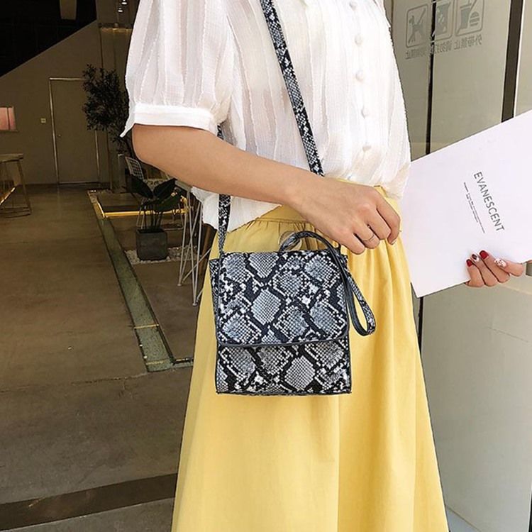 Sacos Crossbody Retângulo Com Gravação Em Serpentina