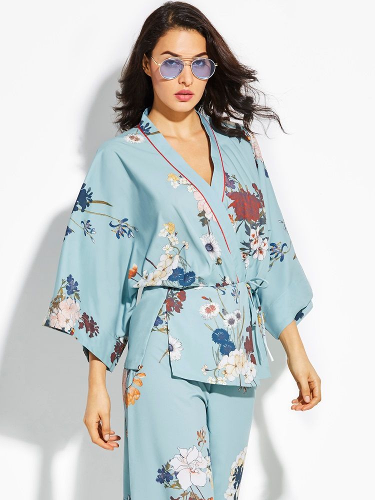 Casaco Feminino De Quimono Com Estampa De Flores Soltas