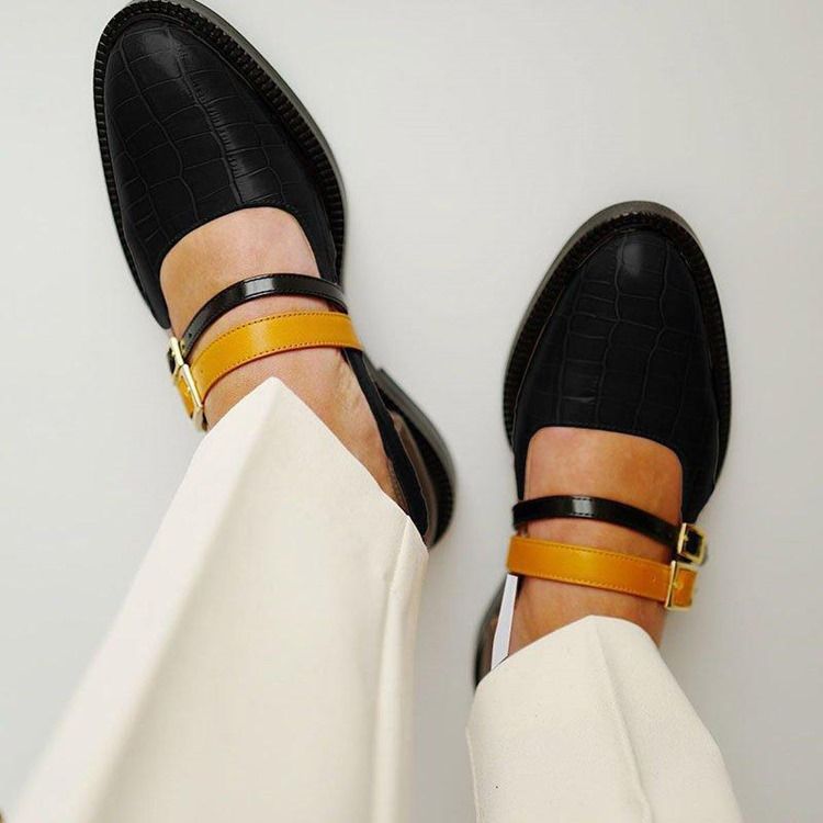 Tênis Feminino Com Corte Decotado Com Fivela De Dedo Redondo Superior