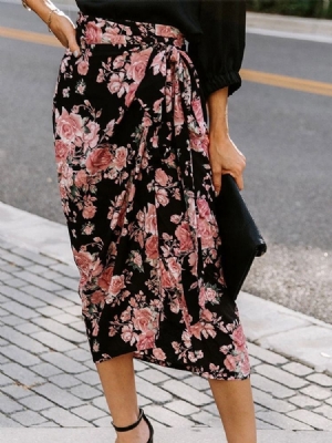 Saia Feminina Com Estampa Floral Assimétrica De Cintura Média