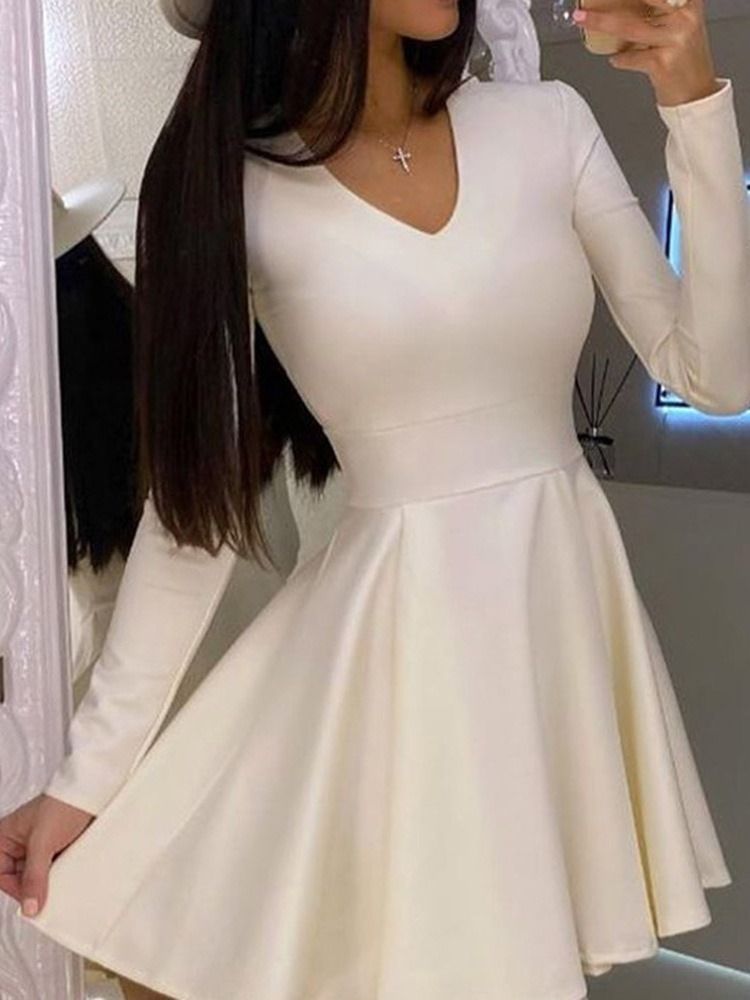 Rebite De Manga Comprida Acima Do Joelho. Vestido Feminino Simples E Doce