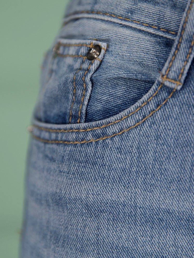 Jeans Femininos Slim Hole Na Altura Do Tornozelo