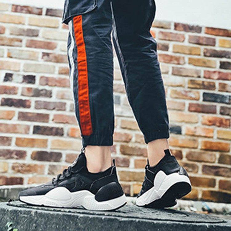 Tênis Masculino De Patchwork Com Cordões E Decotado Superior