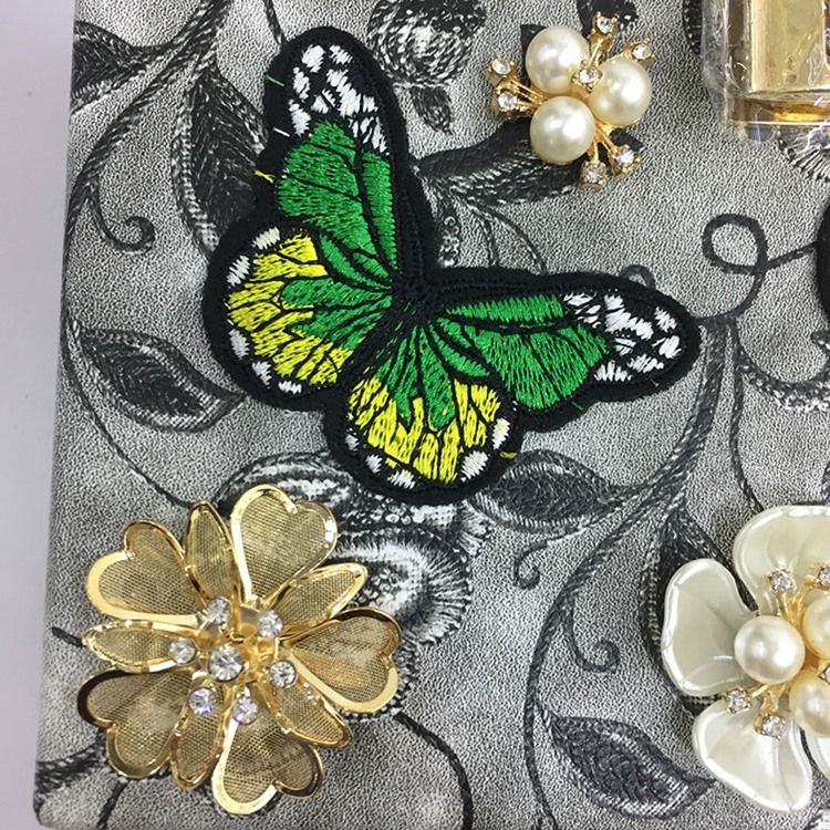 Bolsa De Mão Com Bordados Florais 3d Estilosa