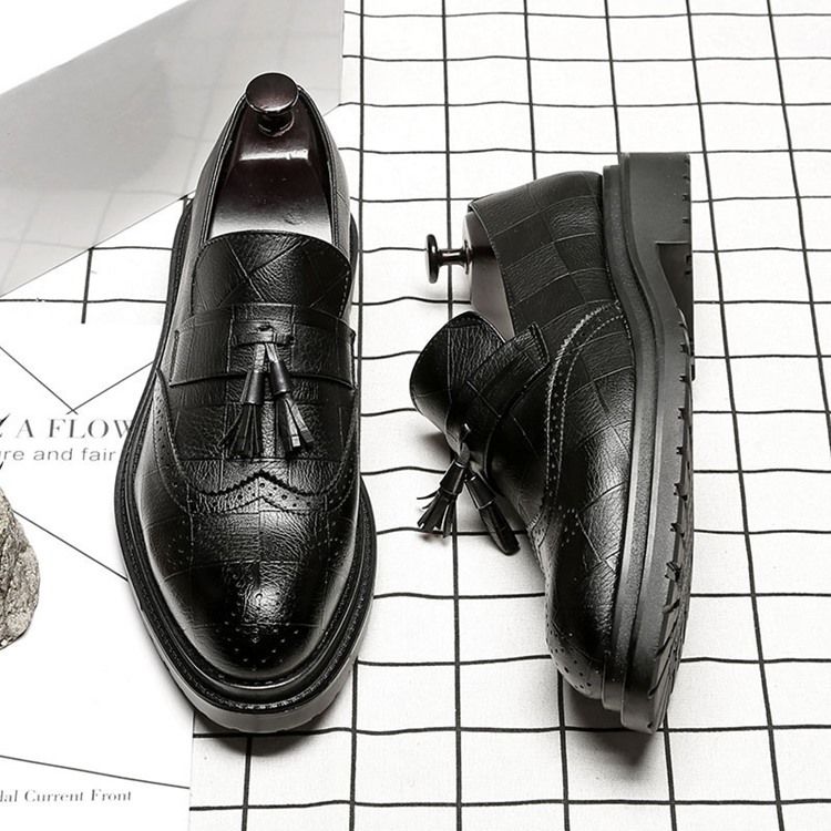 Dedo Do Pé Liso Pontiagudo Decotado Na Parte Superior Oxfords Masculinos