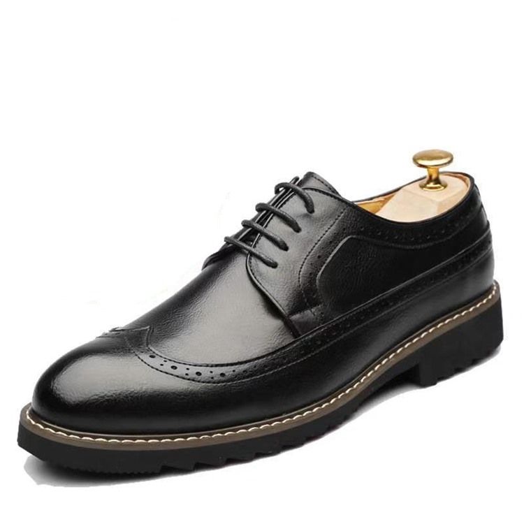 Oxfords Masculinos De Dedo Do Pé Pontiagudo Liso Com Cordões