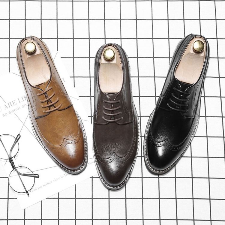 Oxfords Masculinos De Dedo Do Pé Pontiagudo Liso Com Cordões