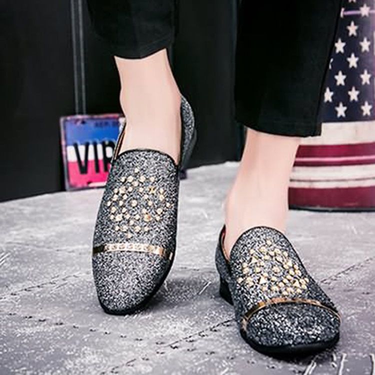 Sapatos Masculinos Com Rebite De Lantejoulas Pontiagudas