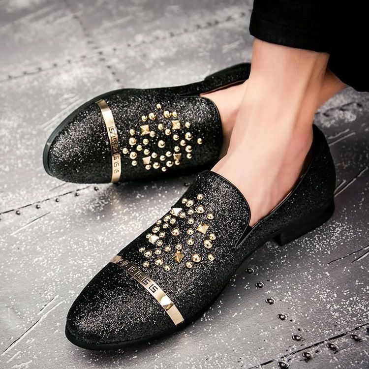 Sapatos Masculinos Com Rebite De Lantejoulas Pontiagudas