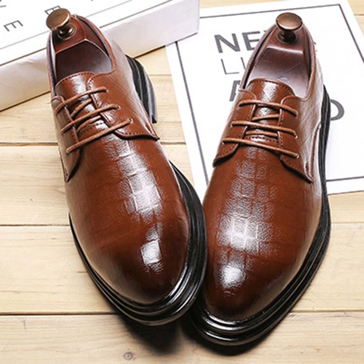 Sapatos Masculinos De Salto Liso Com Bico Fino