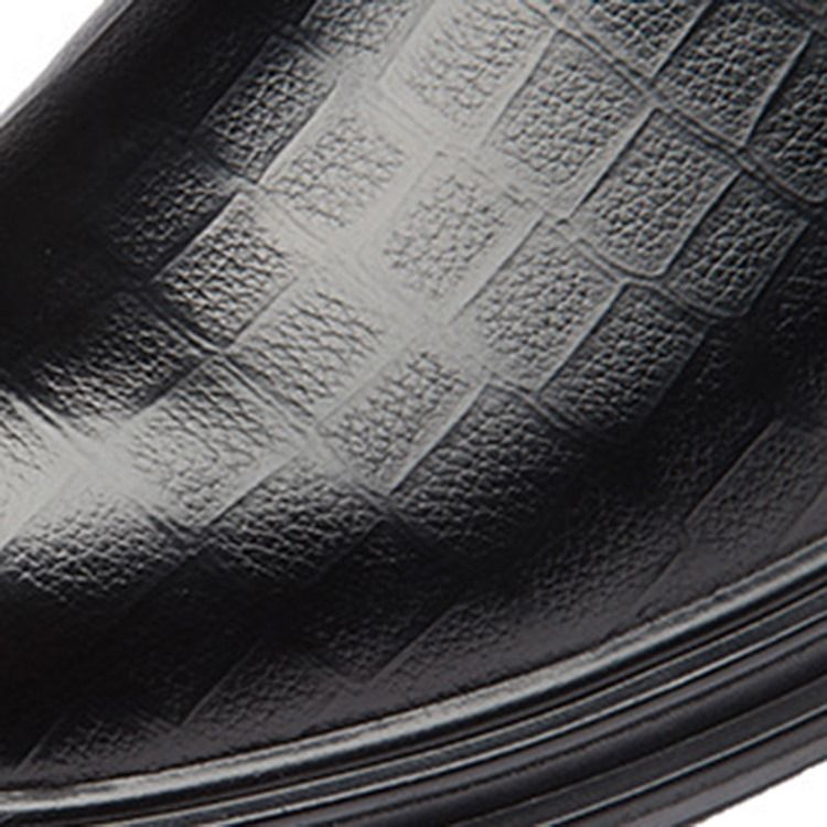 Sapatos Masculinos De Salto Liso Com Bico Fino