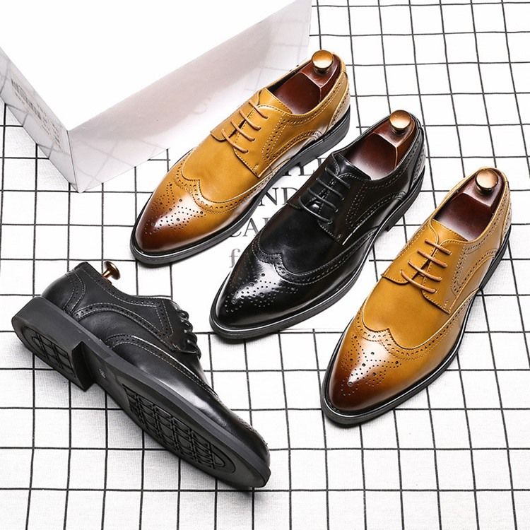 Sapatos Sociais De Bico Fino Com Cordões De Amarrar