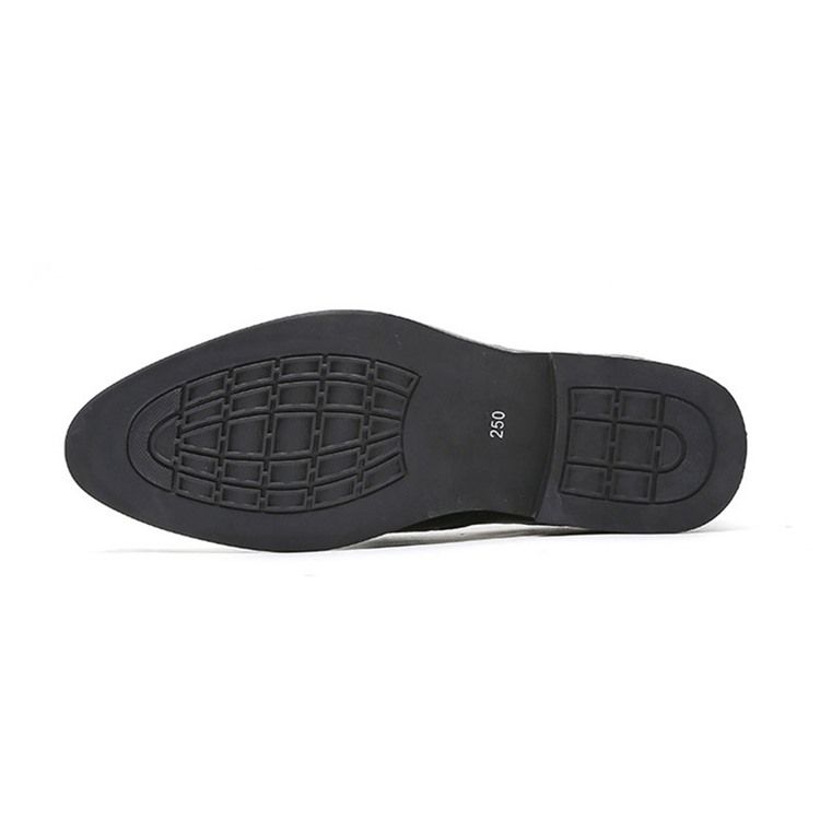 Sapatos Sociais De Bico Fino Com Cordões De Amarrar