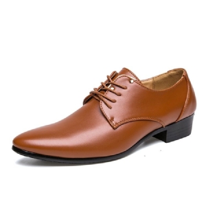 Sapatos Sociais Lisos Com Biqueira Pontiaguda De Renda