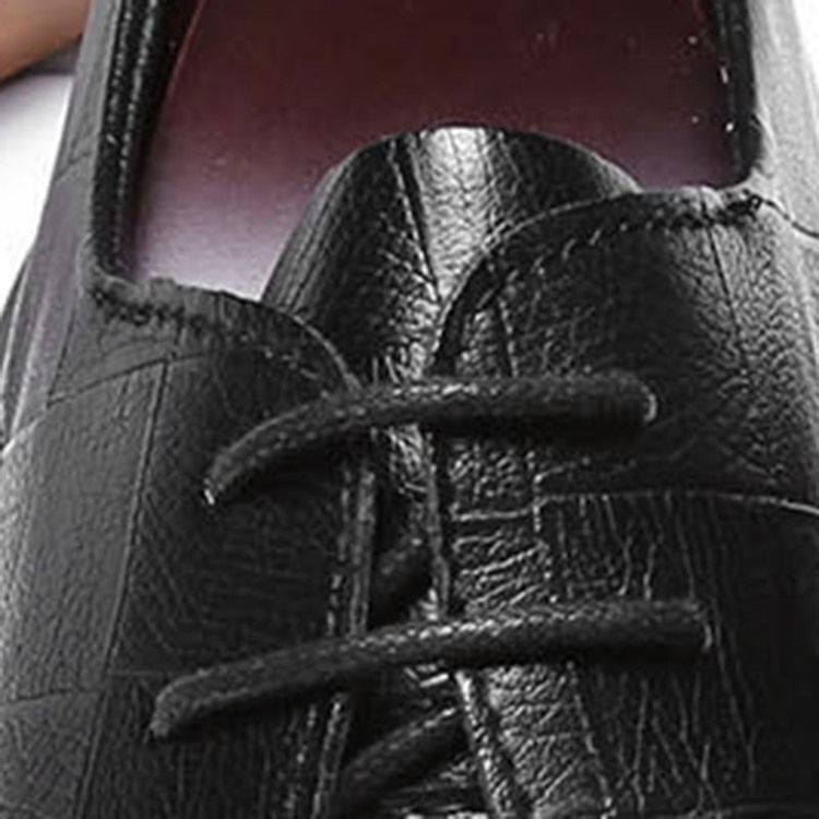 Sapatos Sociais De Salto Alto Com Cadarço Pontudo E Salto Alto
