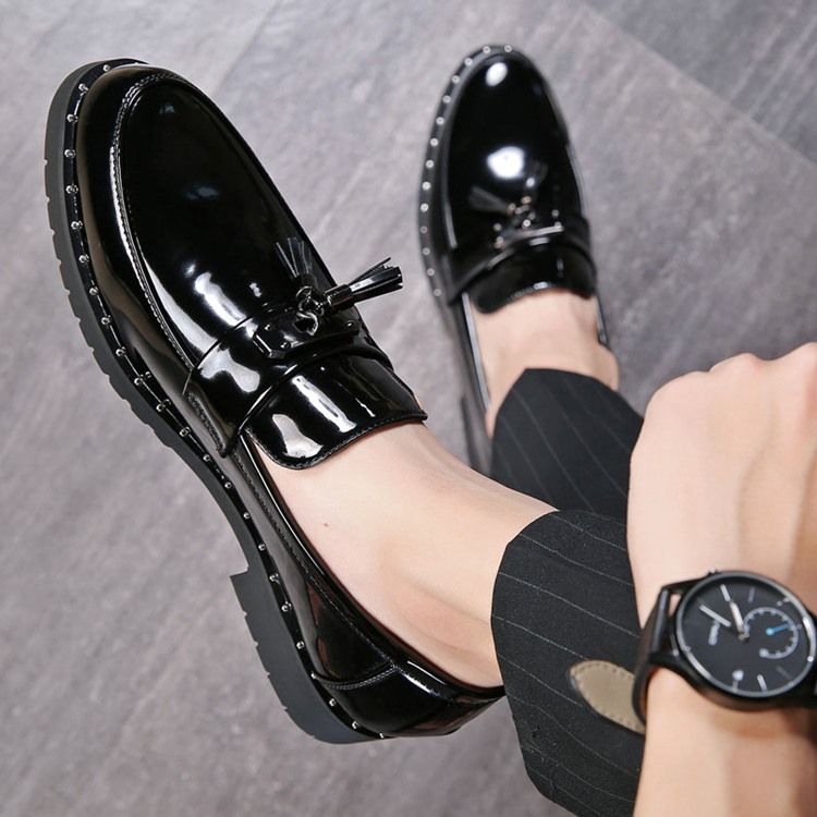 Sapatos Sociais Simples Com Franja Redonda Dedo Do Pé Redondo Slip-on