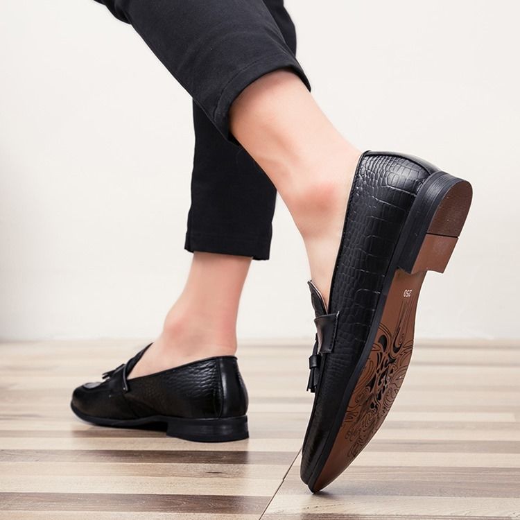 Mocassins Masculinos Com Franja Com Padrão Jacaré