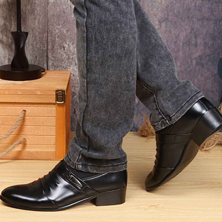 Sapatos Masculinos De Corte Simples E Decotado