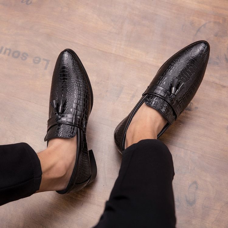 Sapatos Sociais De Bico Fino Com Padrão De Crocodilo