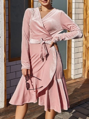 Vestido Feminino Com Cordões Na Panturrilha E Decote Em V Liso De Cintura Média