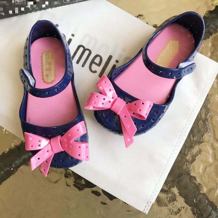 Sapatos De Bebê Com Bloco De Cor De Pvc