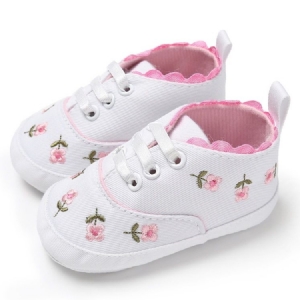 Sapatos De Criança Bordados Com Cordões