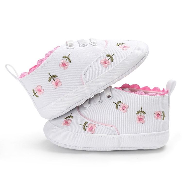 Sapatos De Criança Bordados Com Cordões