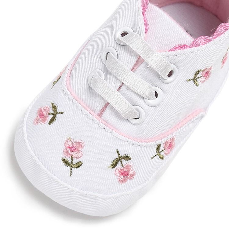 Sapatos De Criança Bordados Com Cordões
