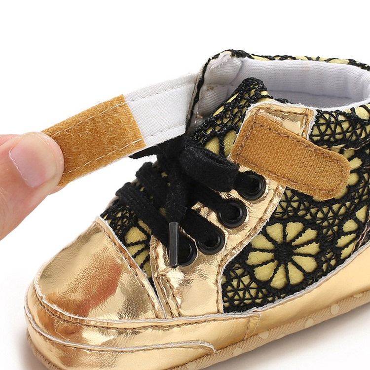 Sapatos De Criança Com Cordões Em Patchwork