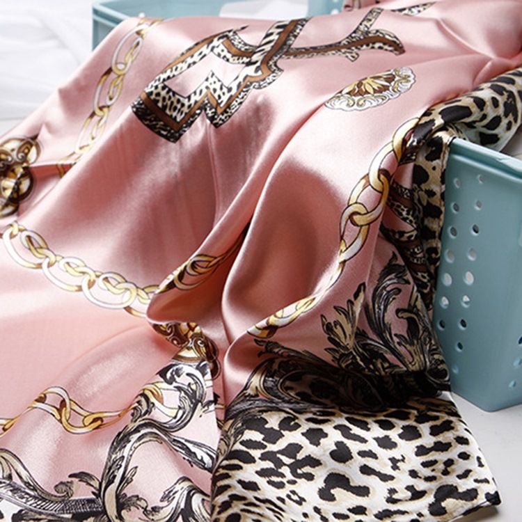 Imprimir Lenços Femininos Charmeuse Leopard Fashion