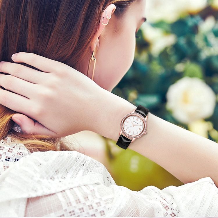 Relógio Feminino De Couro Strass