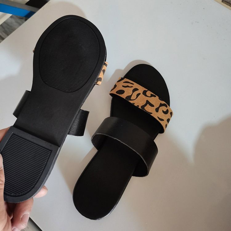 Flip-flop Liso Com Chinelos Femininos De Borracha