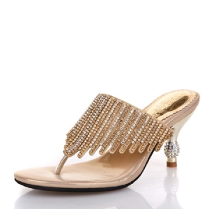 Sapatos Femininos De Strass Tanga E Salto Alto