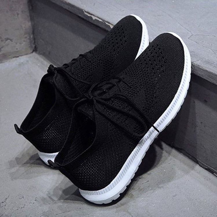 Tênis Feminino Redondo Com Atacador E Decotado Superior Liso